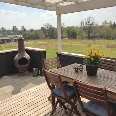 Casa de Férias Three-bedroom Holiday In Haarby